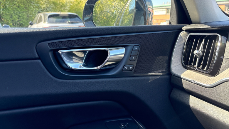 Volvo Xc60 2.0 T8 390 Hybrid Inscription Pro 5dr AWD G tronic Estate